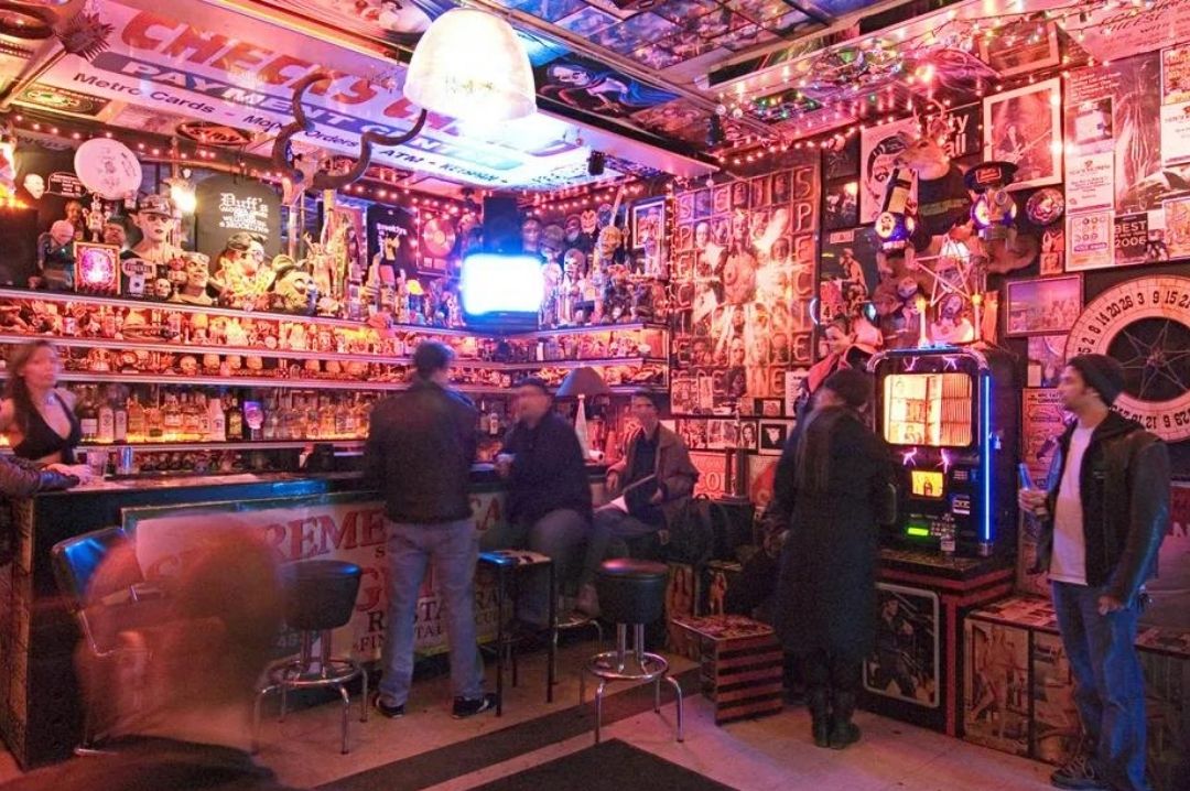 duffs_newyork_divebar